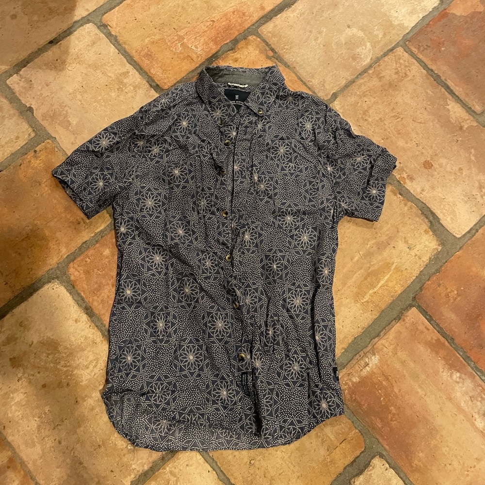 COPY - Roark blue patterned button front shirt size small